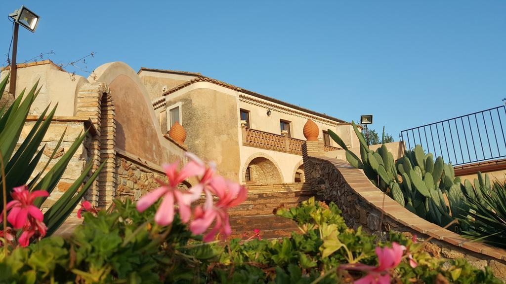 Agriturismo Masseria Fonte Di Maroglio Castrovillari Exterior foto