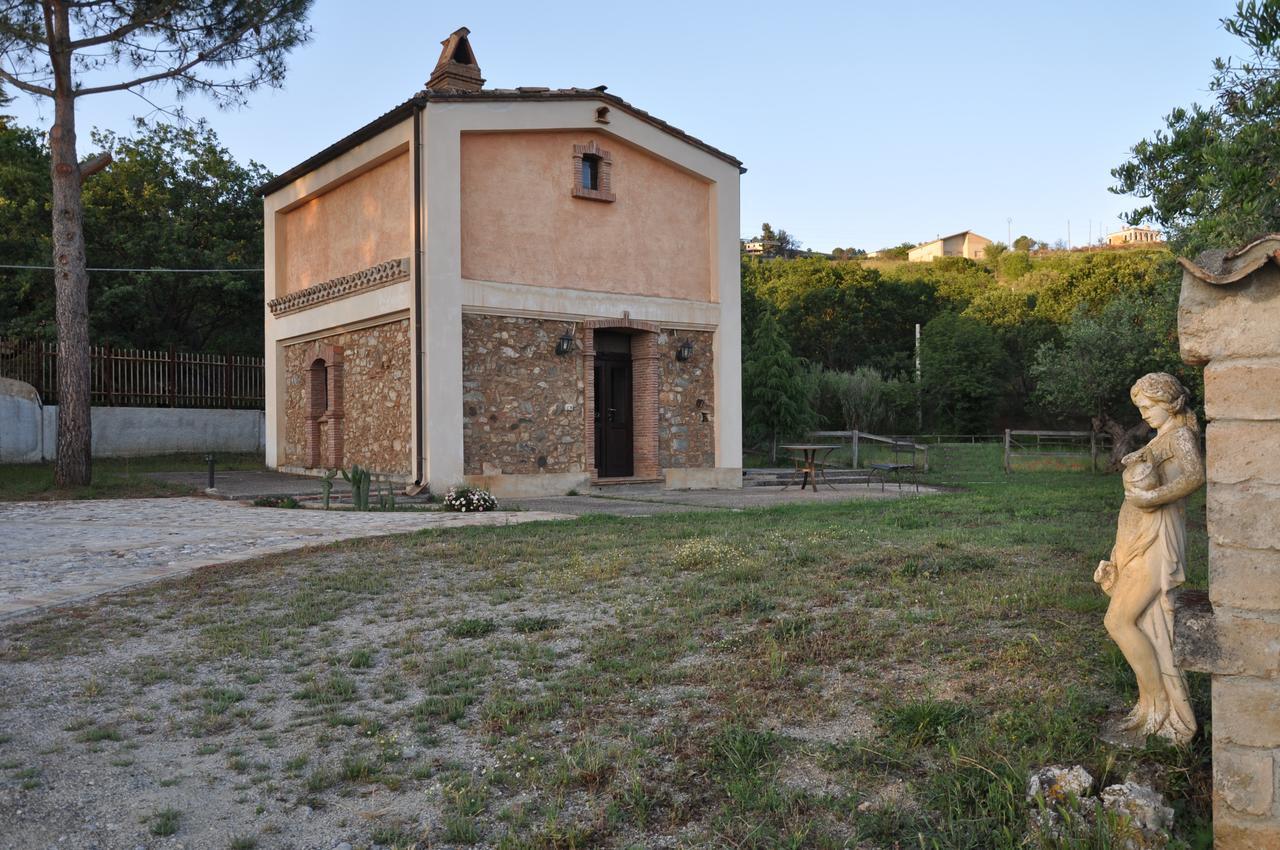 Agriturismo Masseria Fonte Di Maroglio Castrovillari Exterior foto