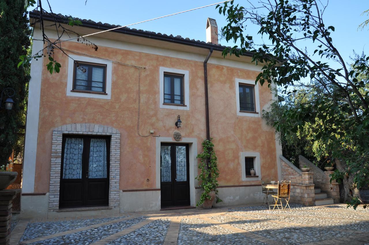 Agriturismo Masseria Fonte Di Maroglio Castrovillari Exterior foto